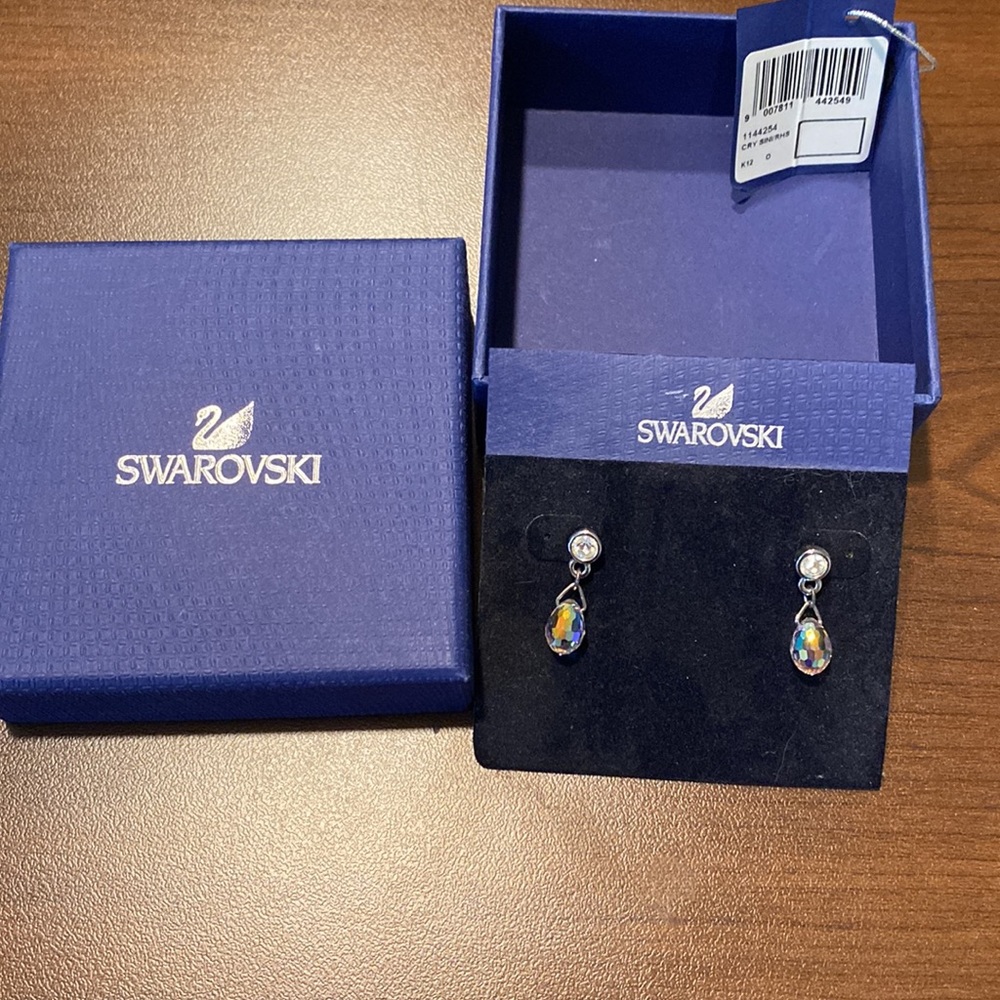 Swarovski drop earrings
